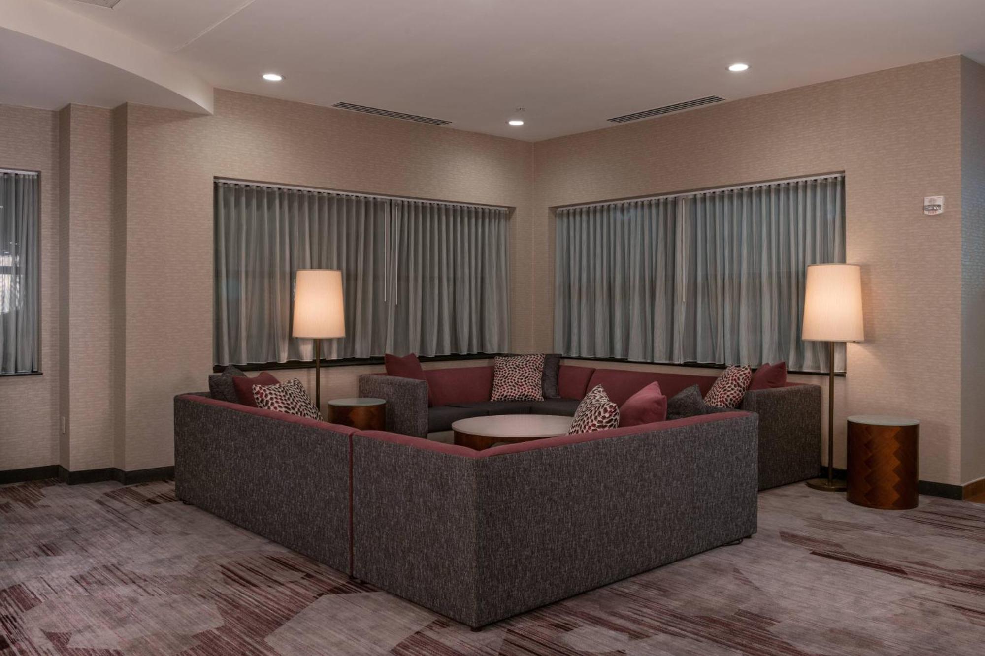 Courtyard By Marriott Newark-University Of Delaware מראה חיצוני תמונה