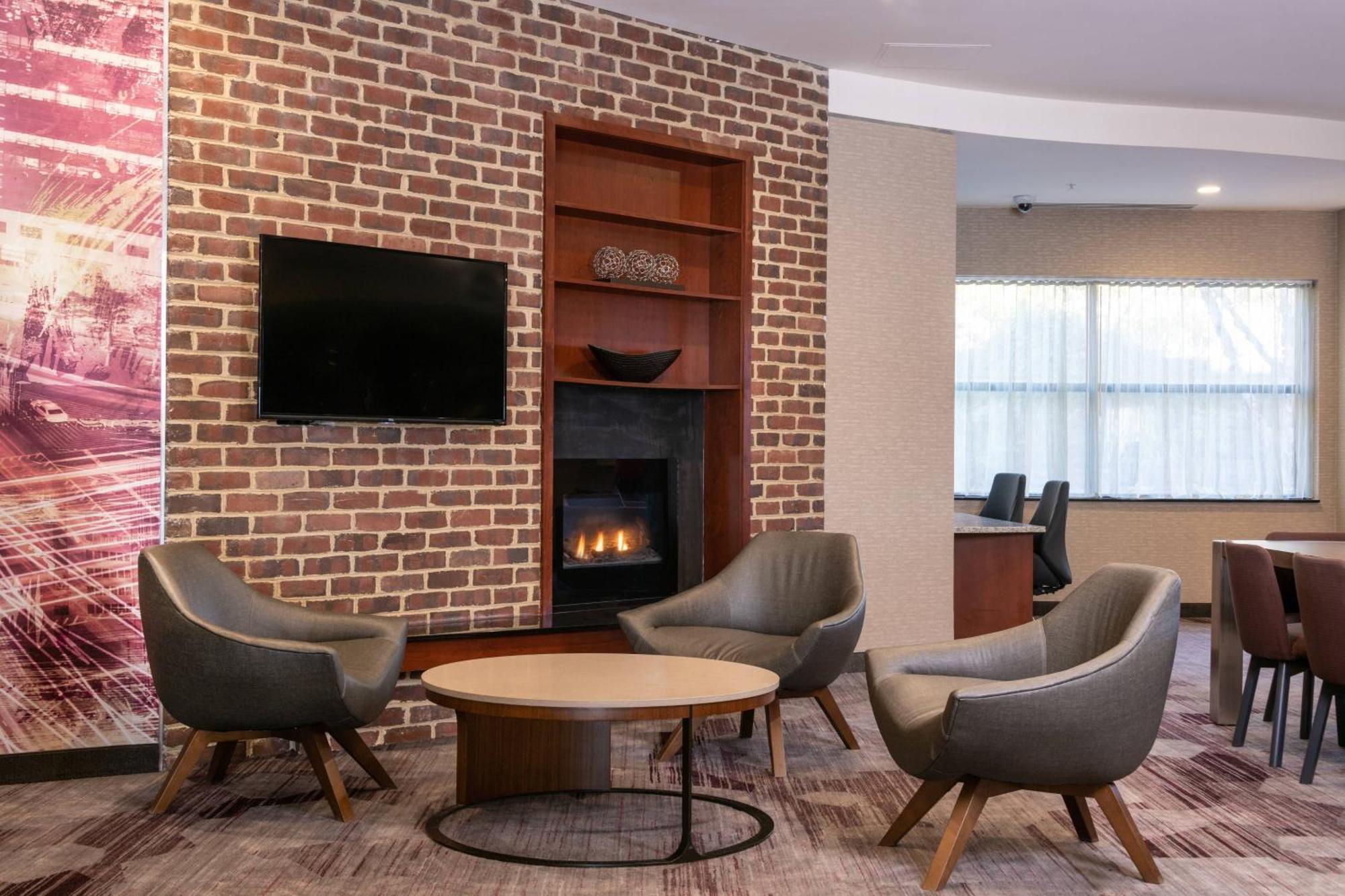 Courtyard By Marriott Newark-University Of Delaware מראה חיצוני תמונה