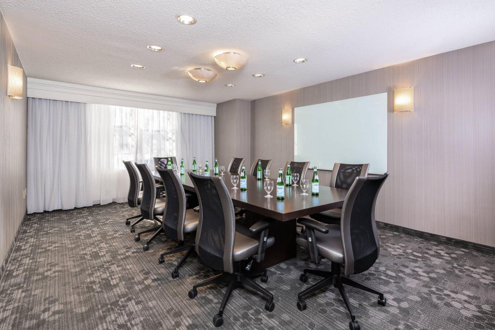 Courtyard By Marriott Newark-University Of Delaware מראה חיצוני תמונה