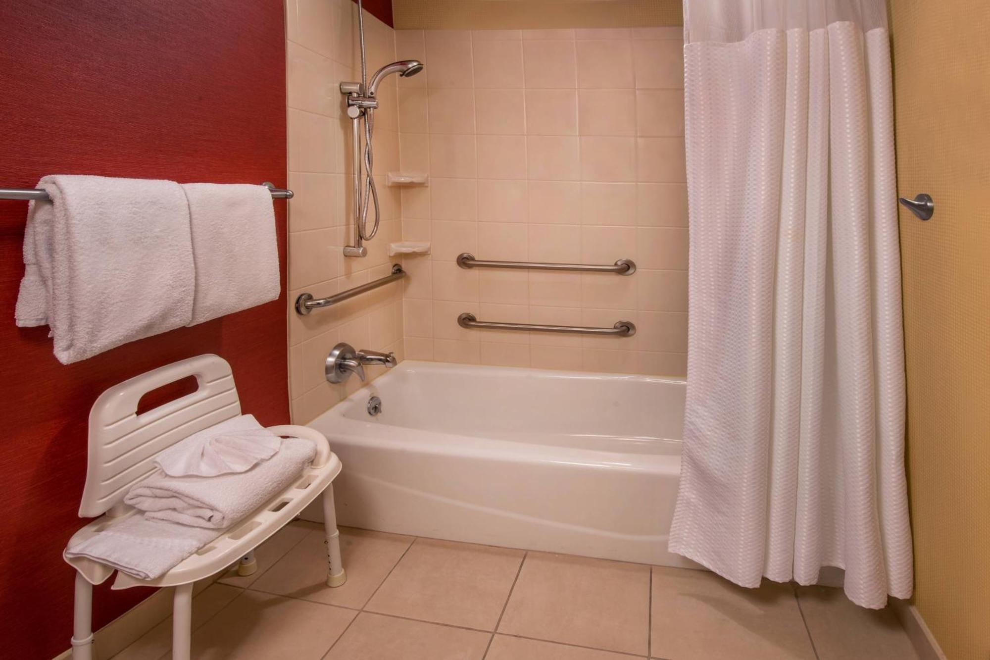 Courtyard By Marriott Newark-University Of Delaware מראה חיצוני תמונה
