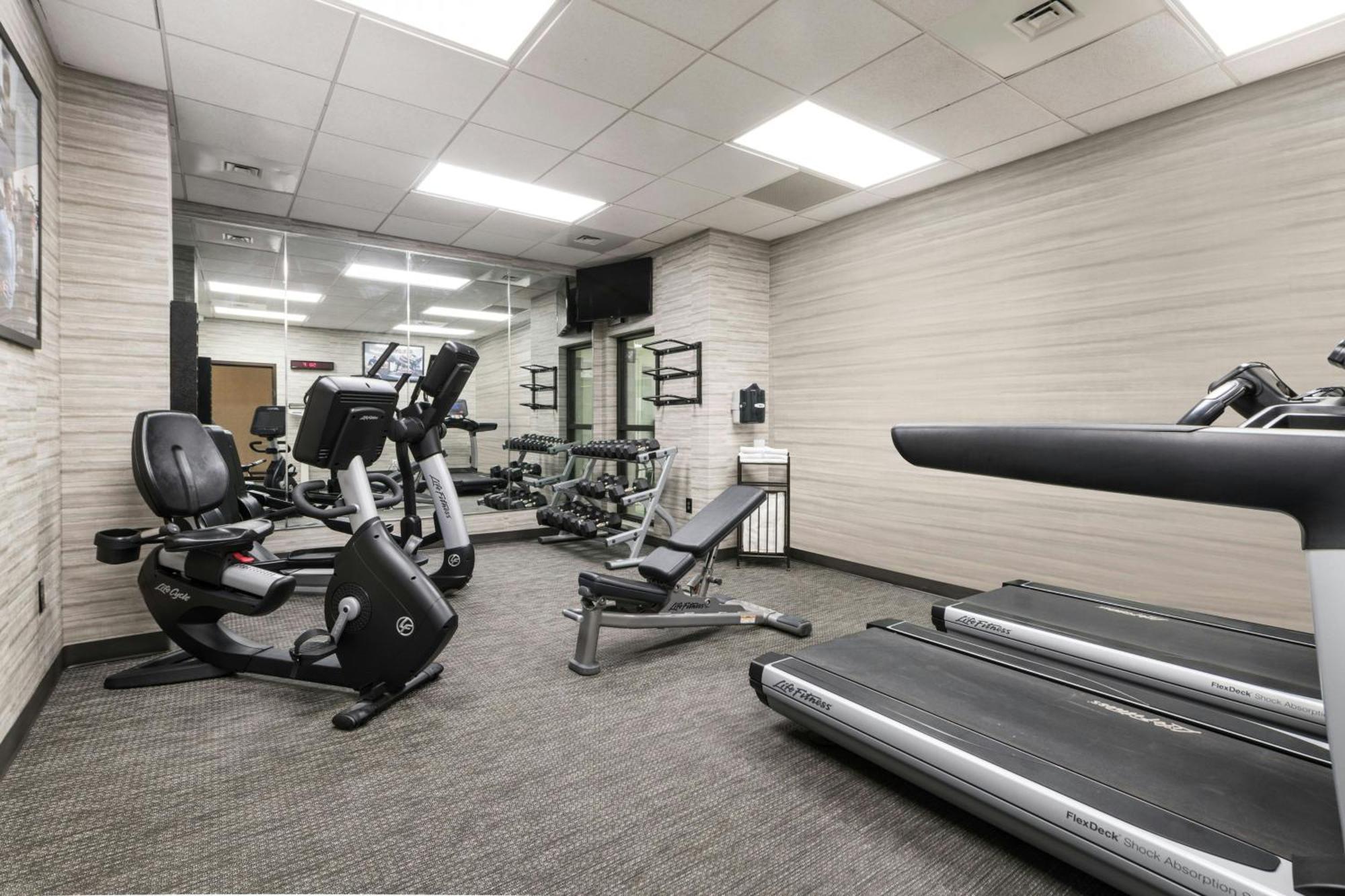 Courtyard By Marriott Newark-University Of Delaware מראה חיצוני תמונה