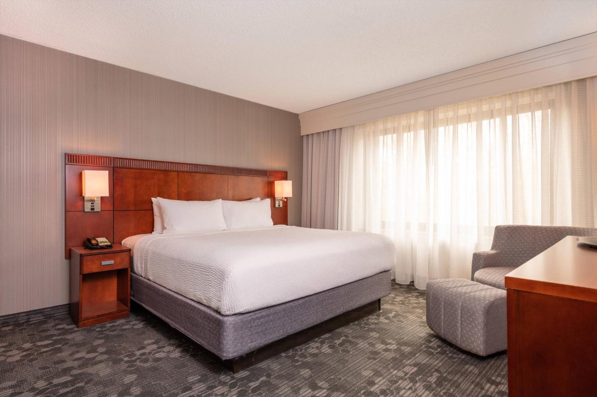 Courtyard By Marriott Newark-University Of Delaware מראה חיצוני תמונה