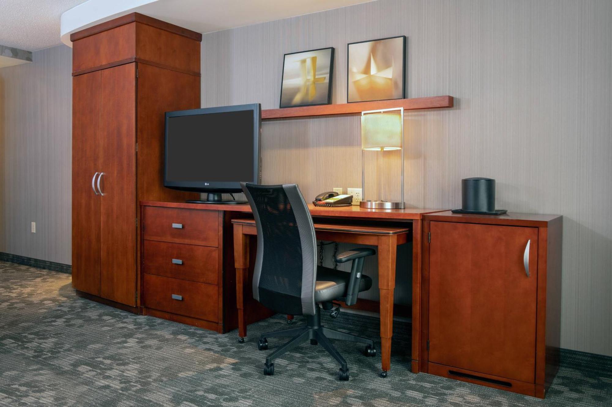 Courtyard By Marriott Newark-University Of Delaware מראה חיצוני תמונה